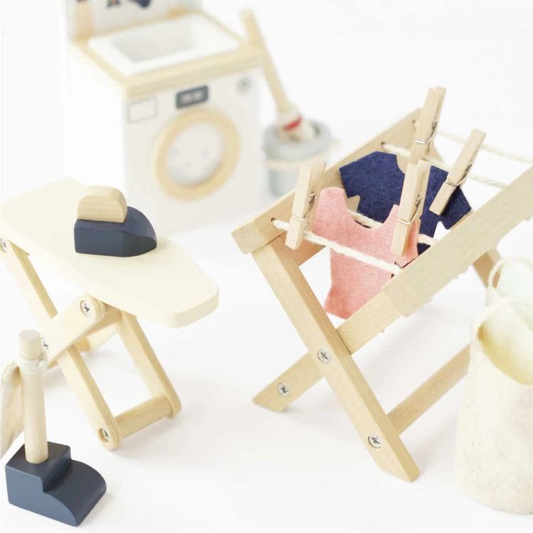 16 Piece Wooden Dollhouse Laundry Room Set - Image 2