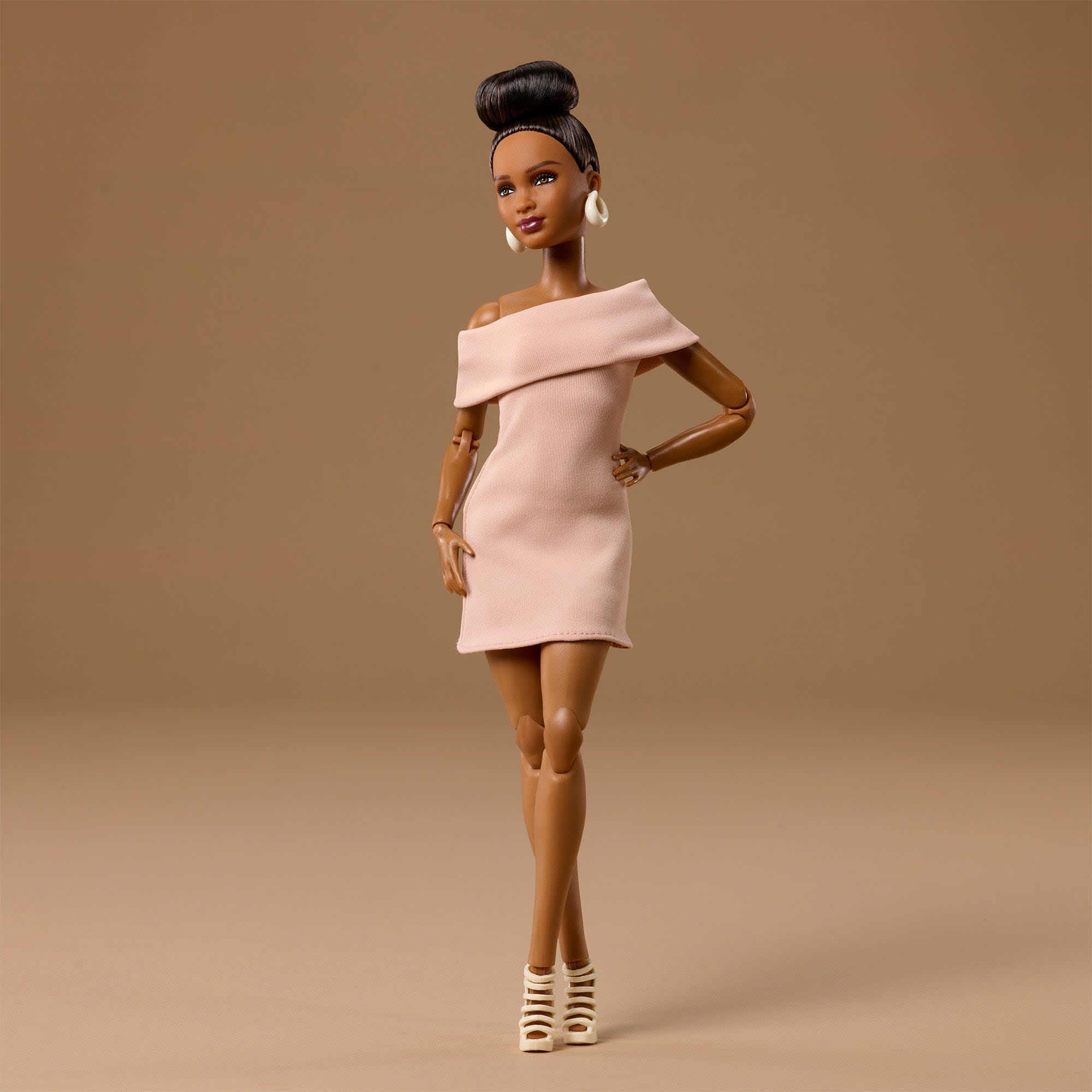 Barbie Basics 2026 Neutrals Series. Model 08 - Image 3