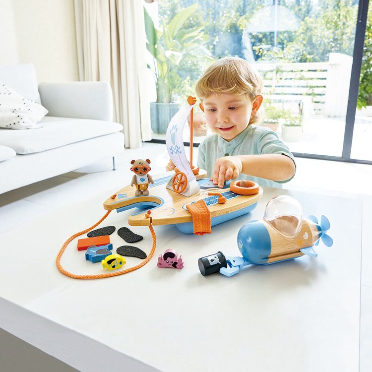 Ben's Eco Catamaran Playset - Image 2
