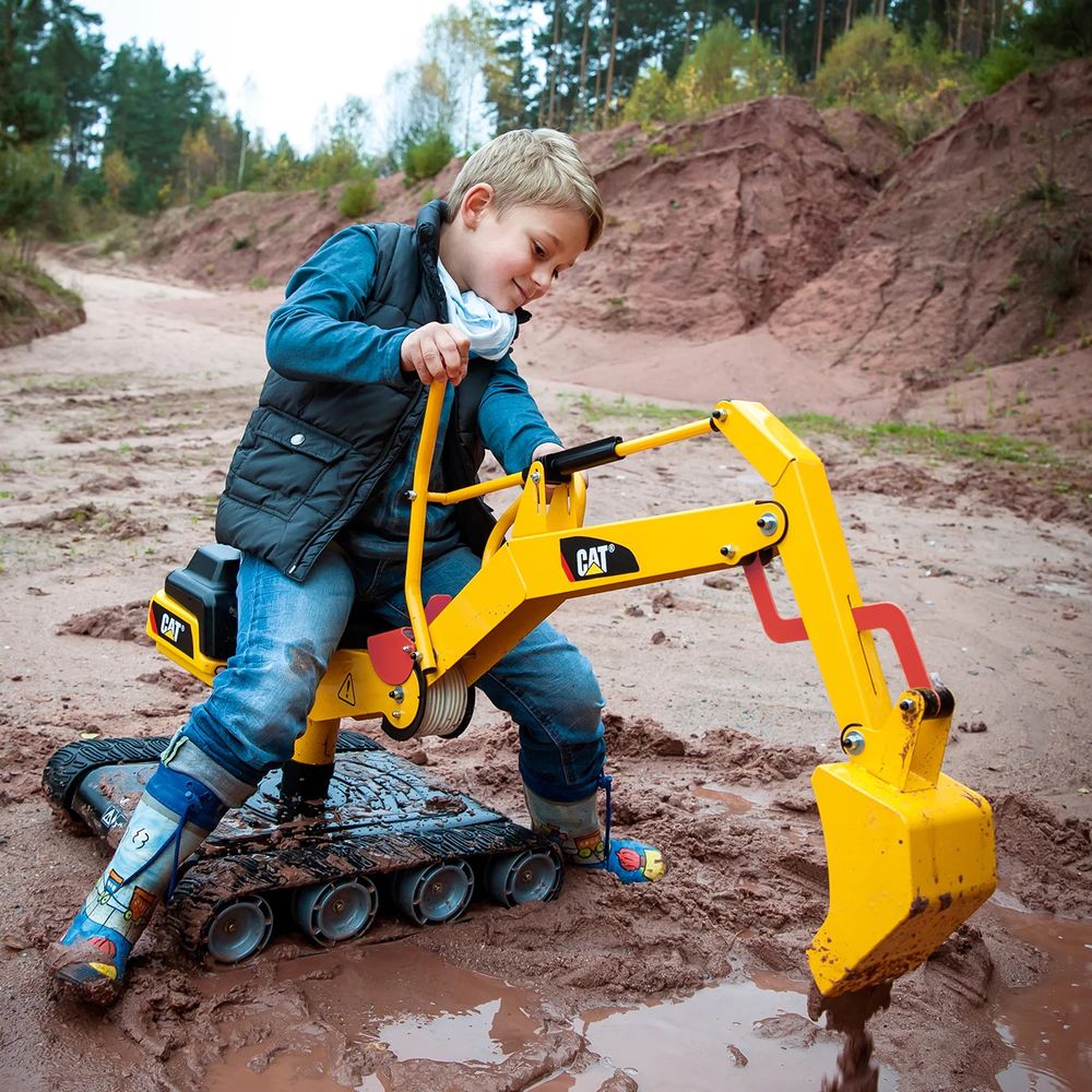 CAT Metal Ride-On Digger - Image 2