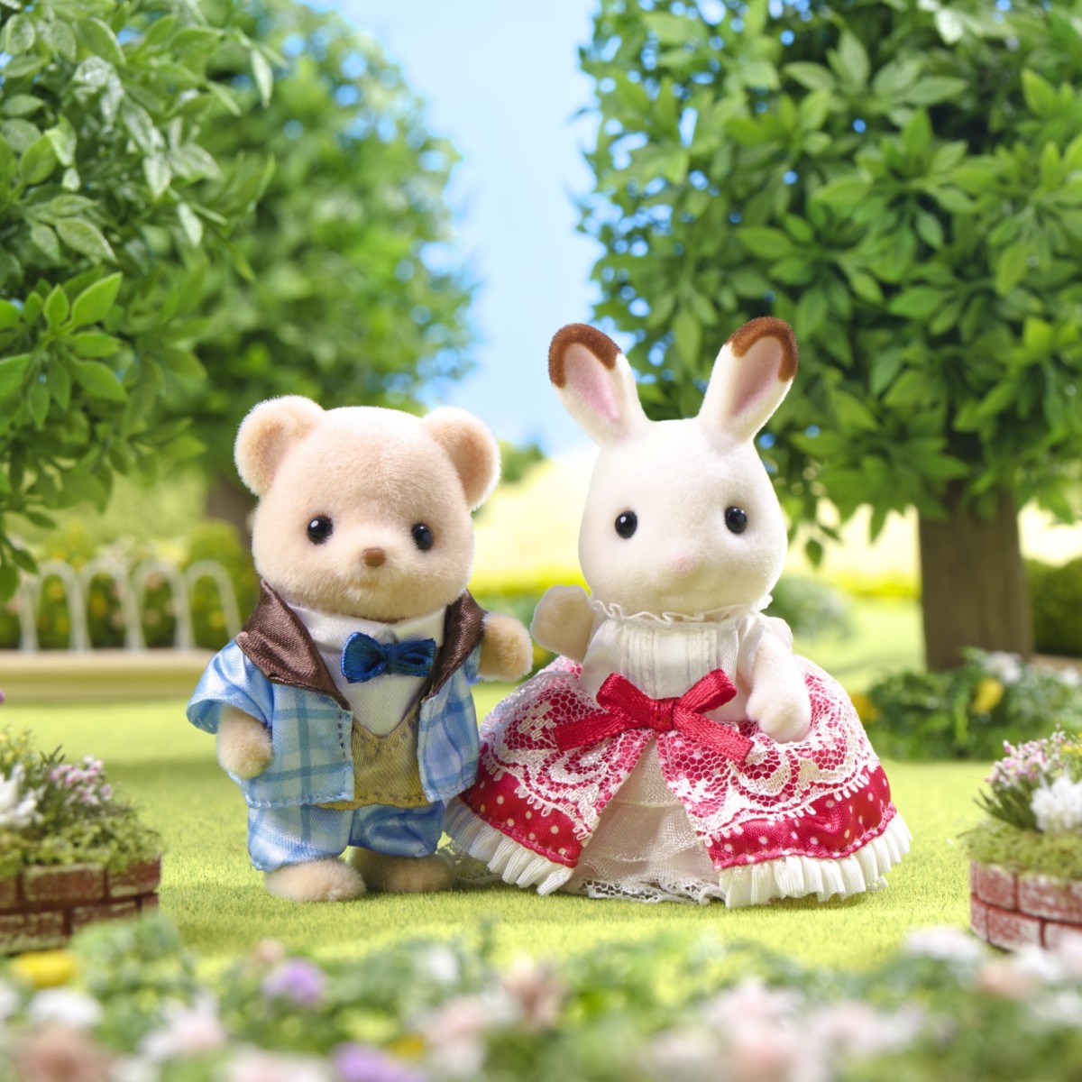 Calico Critters Anniversary Friends Set - Freya & Theo Collectible Doll Figures - Image 2