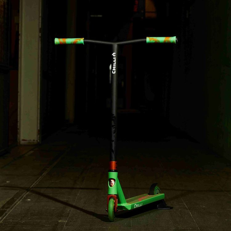 Chilli Critter Scooter - Green Chameleon - Image 2