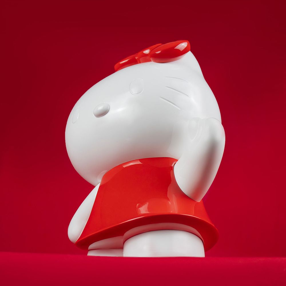 Hello Kitty Figure in Red Robe - 10.6 - Image 4
