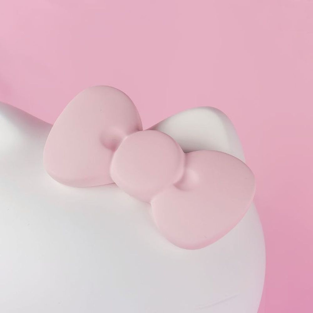 Hello Kitty Figure with Pastel Pink Apple - 10.2 - Image 5