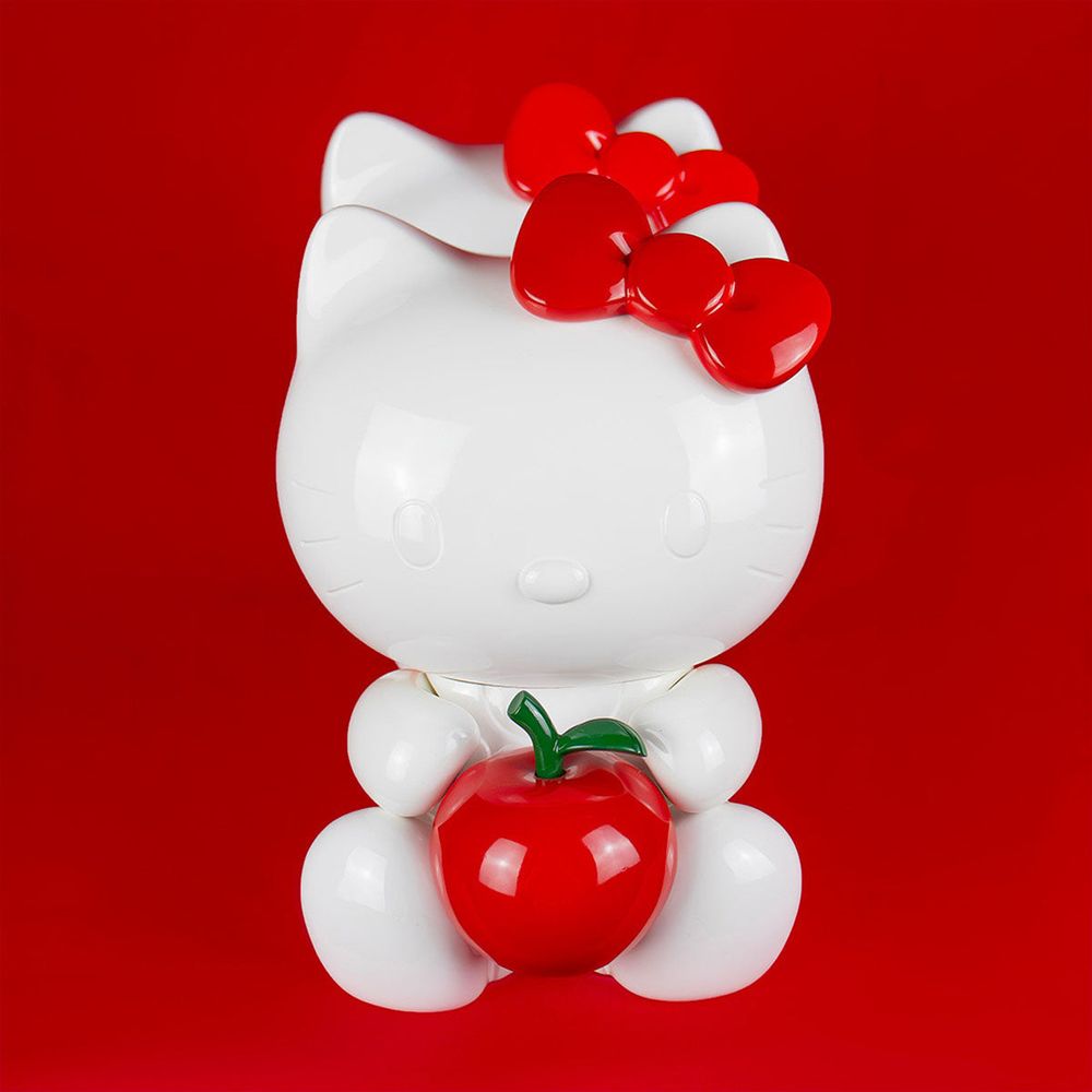 Hello Kitty Figure with Red Apple - 10.2 - Image 2