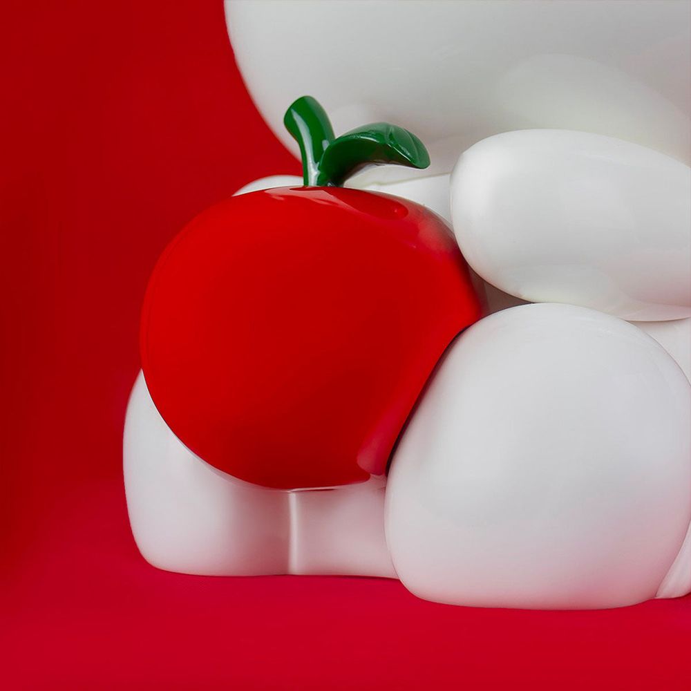 Hello Kitty Figure with Red Apple - 10.2 - Image 3