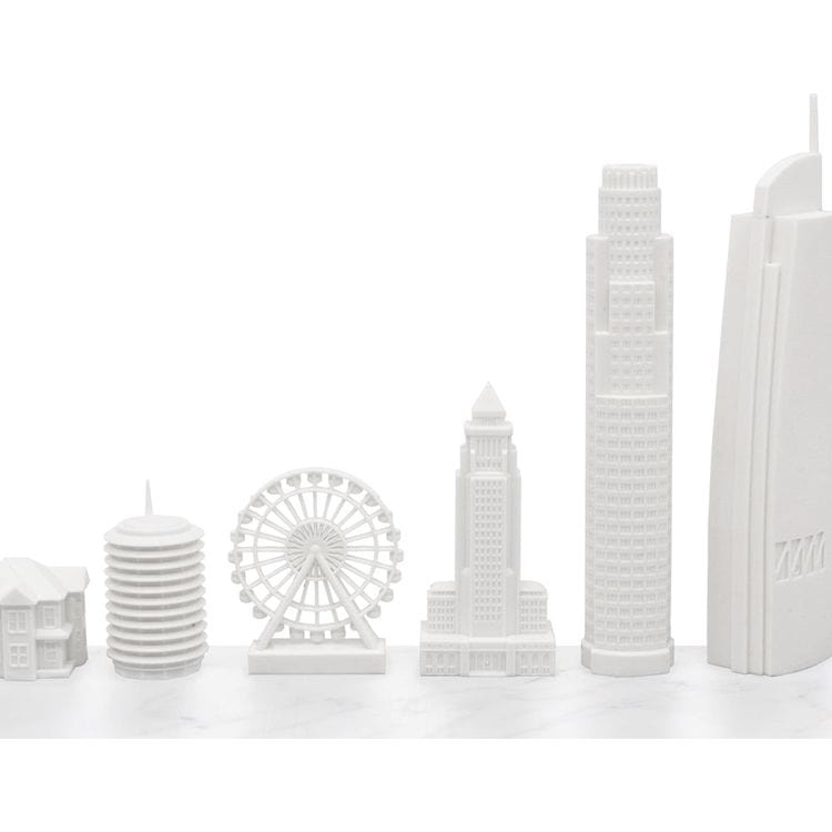 New York Versus Los Angeles Acrylic Chess Set with Marble Hatch Board - Image 3